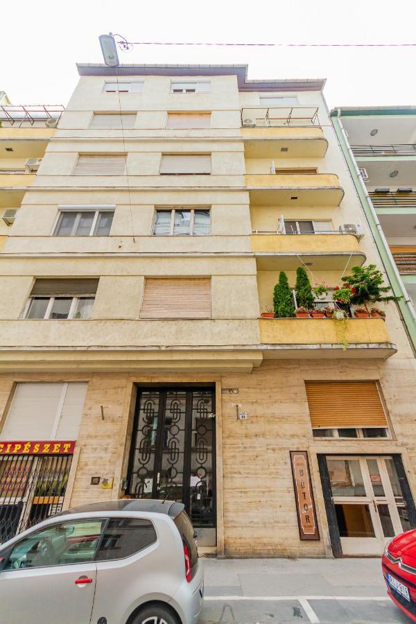 Central Studio @ Jaszai Mari Square Budapeşte Dış mekan fotoğraf